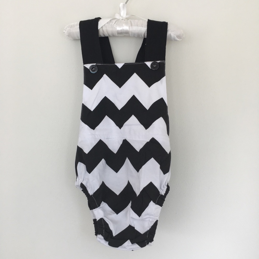 SK Spunky Kids Black white ruffle romper overall